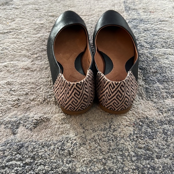 Gorgeous ethical flats - Picture 3 of 3